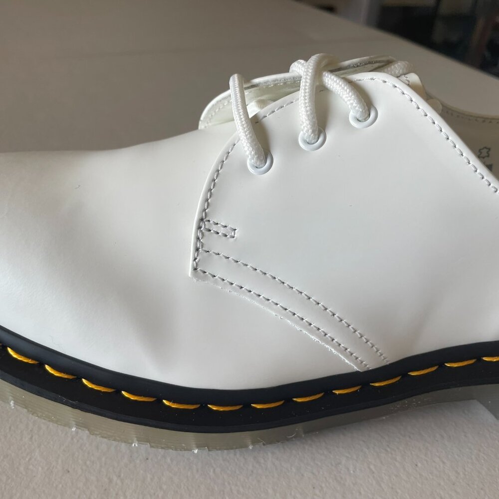Doc Martens "Iced" Whte 1461 Derby (Size: Men's 9 / Women's 10)